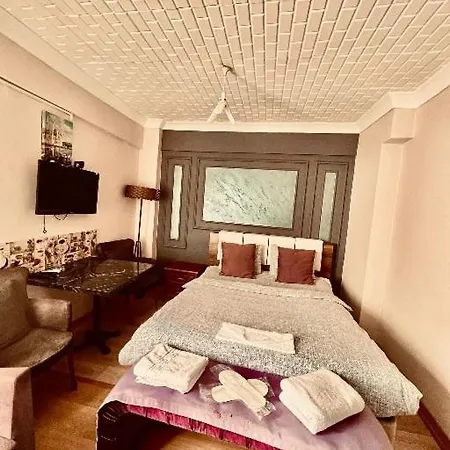 Kanarya Otell * Istanbul
