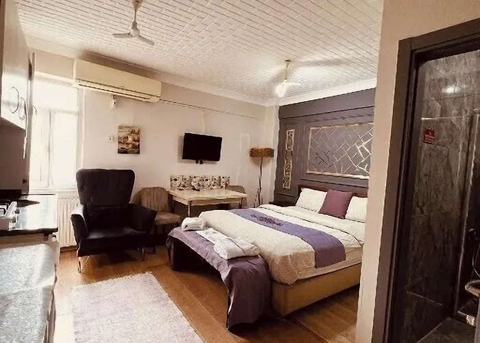 Kanarya Otell * Istambul